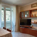 Rory House - * Como